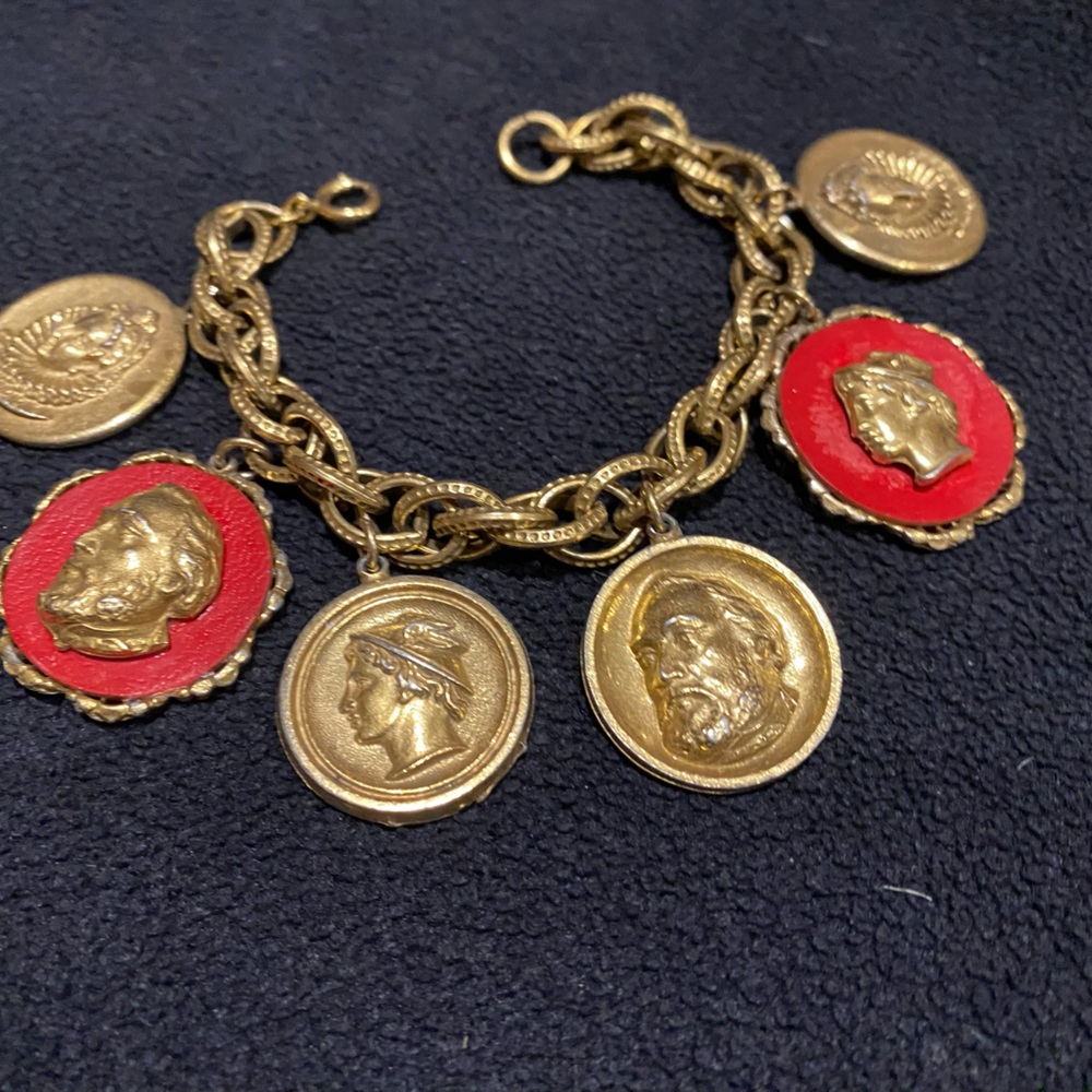 Vintage 1920’s bracelet 7” w/ 6 charm designed Art jewelry collection.